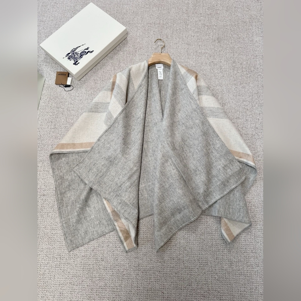 Burberry Reversible Cashmere Cape